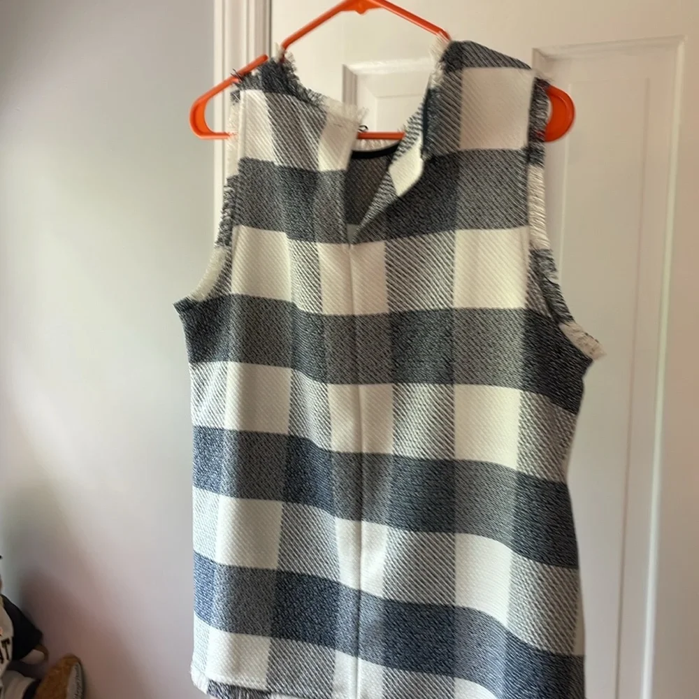 Top - Picture 3 of 3